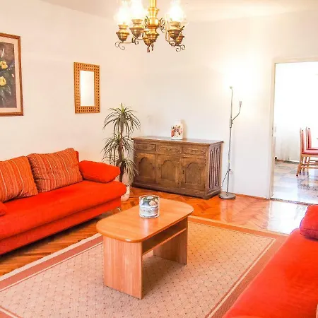 Kate Apartment